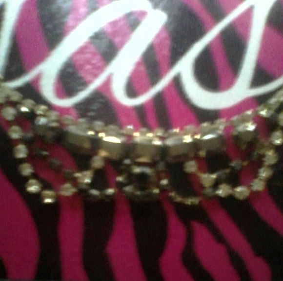 Pretty Little Liars Aeropostale shirt & necklace ☺ - Picture 7 of 8